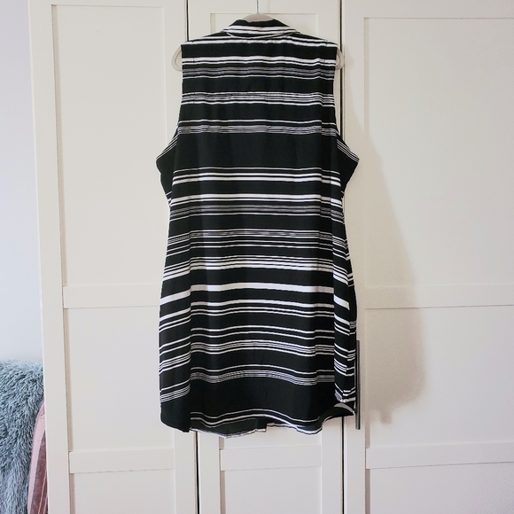 Spence Black and White Stripped Button Down Dress - Picture 4 of 4